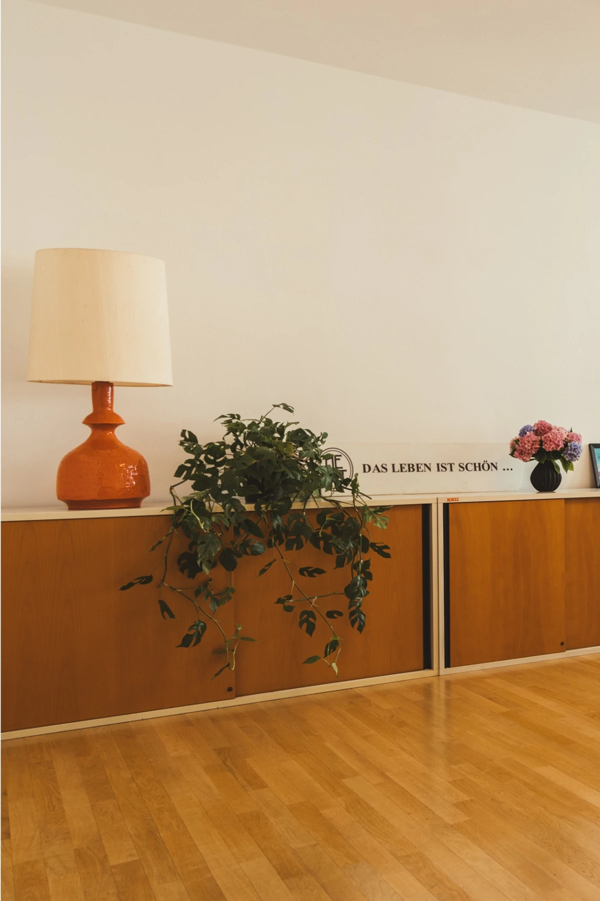 Einblick in die Kanzlei von Anwalt Serkan Akman in Feldkirch